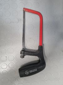 seghetto manuale con tendilama per metallo e legno