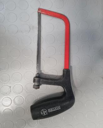 seghetto manuale con tendilama per metallo e legno