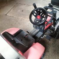 Trattore a pedali per bambini