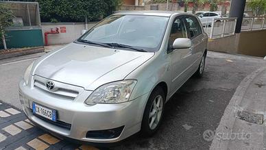 Toyota Corolla 1.4 D-4D M-MT automatica