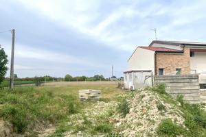 Lotto di terreno edificabile di 800 mq - 400 mc