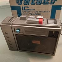 Registratore e lettore di cassette UNISEF TU-505.