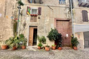 Intero Stabile B&B nel cuore di Bosa Città 190 mq