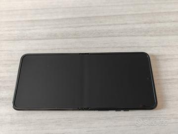 Motorola Razr 40 Ultra - top