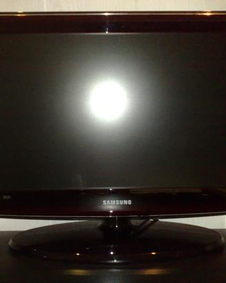 Tv Samsung LCD 22 pollici modello LE22A656