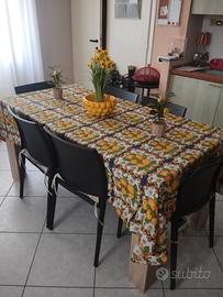 Tavolo 6 posti con sedie