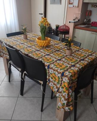 Tavolo 6 posti con sedie