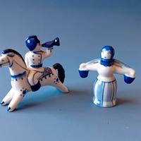 Coppia di statuine in porcellana USS Gzhel