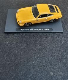Modellini auto Porsche 911 S Coupe' 2.4 1971 IXO  