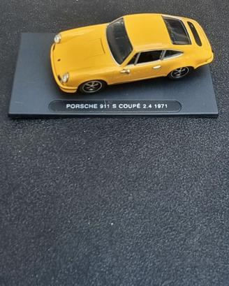 Modellini auto Porsche 911 S Coupe' 2.4 1971 IXO  