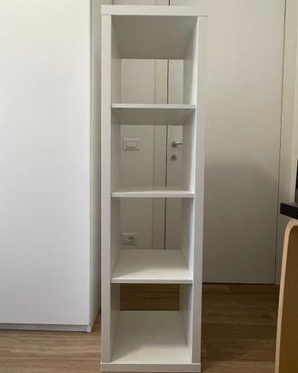 Scaffale modulare IKEA Kallax bianco con base