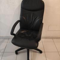 Sedia da ufficio nera ecopelle rotelle