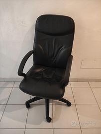 Sedia da ufficio nera ecopelle rotelle