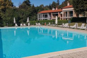 Trilocale fronte piscina