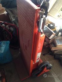 Carrello sali scale elettrico