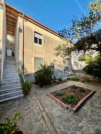 APPARTAMENTO CON CORTILE