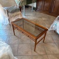 Tavolino da caffè basso in legno e vetro