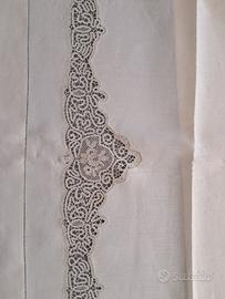 Lenzuola in lino e pizzo di Cantù