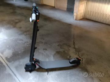 monopattino ninebot es2