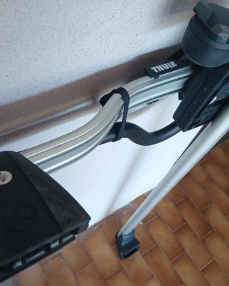 Portabici da tetto per auto THULE Mercedes 