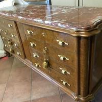 Como 8 cassetti radica stile Chippendale