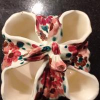 Cestino antico in ceramica.