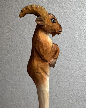 Penna Artigianale Scultura Legno Stambecco