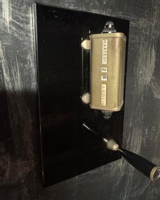 Porta penne con datario