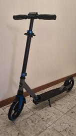 Monopattino per bambino/ragazzo. Marca Crivit.