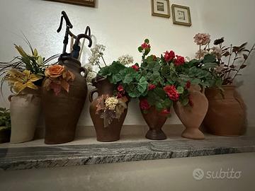 Vasi per arredamento rustico con ornamento fiori