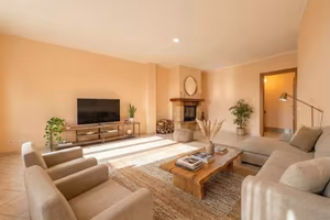 Casa indipendente di 290 m² con più di 5 locali e 