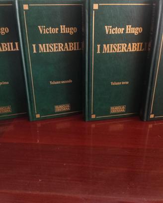 libri Victor Hugo "i miserabili" 4 libri