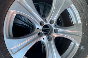 4 cerchi con gomme invernali 235/60R18