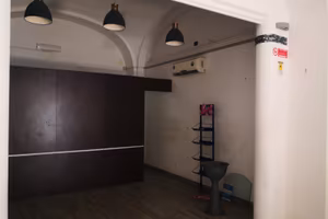 Affianco al Cinema Fusco 80mq