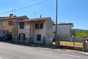 CASA DI TESTA CON GIARDINO PRIVATO