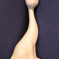 Statuina vintage di un gatto in porcellana