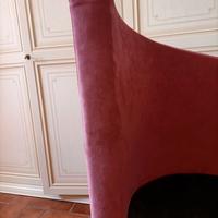 Poltrona moderna rivestita in alcantara