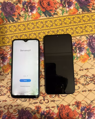 Samsung Galaxy A10 lotto 2x  Per ricambi