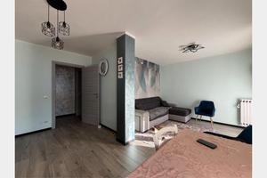 ATTICO RISTRUTTURATO con box auto e cantina