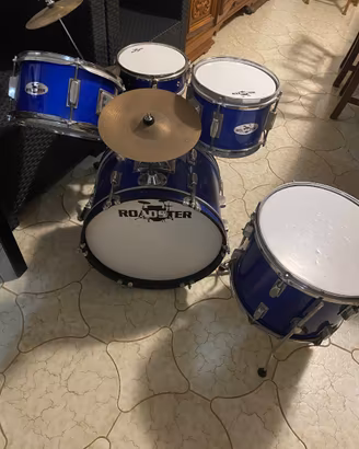Batteria Roadster JUNIOR 5 pezzi + 2 piatti + aste