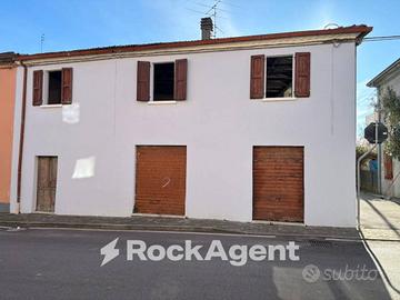 TRILOCALE CON CANTINA