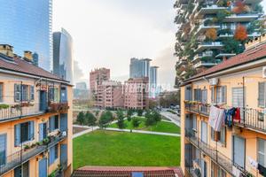 TRILOCALE IN PIAZZA GAE AULENTI!!