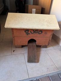 Casetta artigianale per tartarughe di terra.