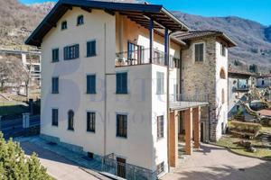 Casa indipendente di 955 m² con più di 5 locali e 
