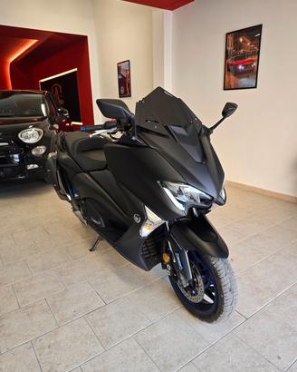 Yamaha TMAX SX