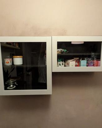 Pensili con ante in vetro 