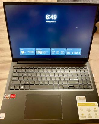 ASUS Vivobook 16 (2025) - 16GB RAM - 512GB SSD - C