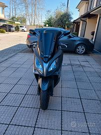Kymco 400i 