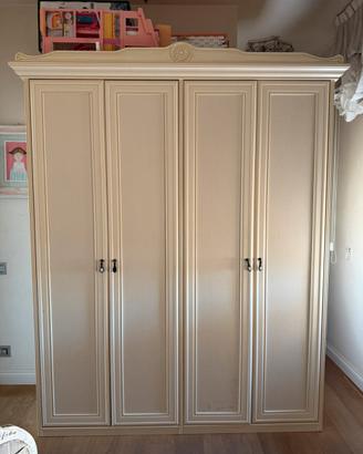 Armadio in legno