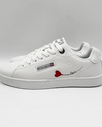 Scarpe BK British Knights bianche con cuore n.39